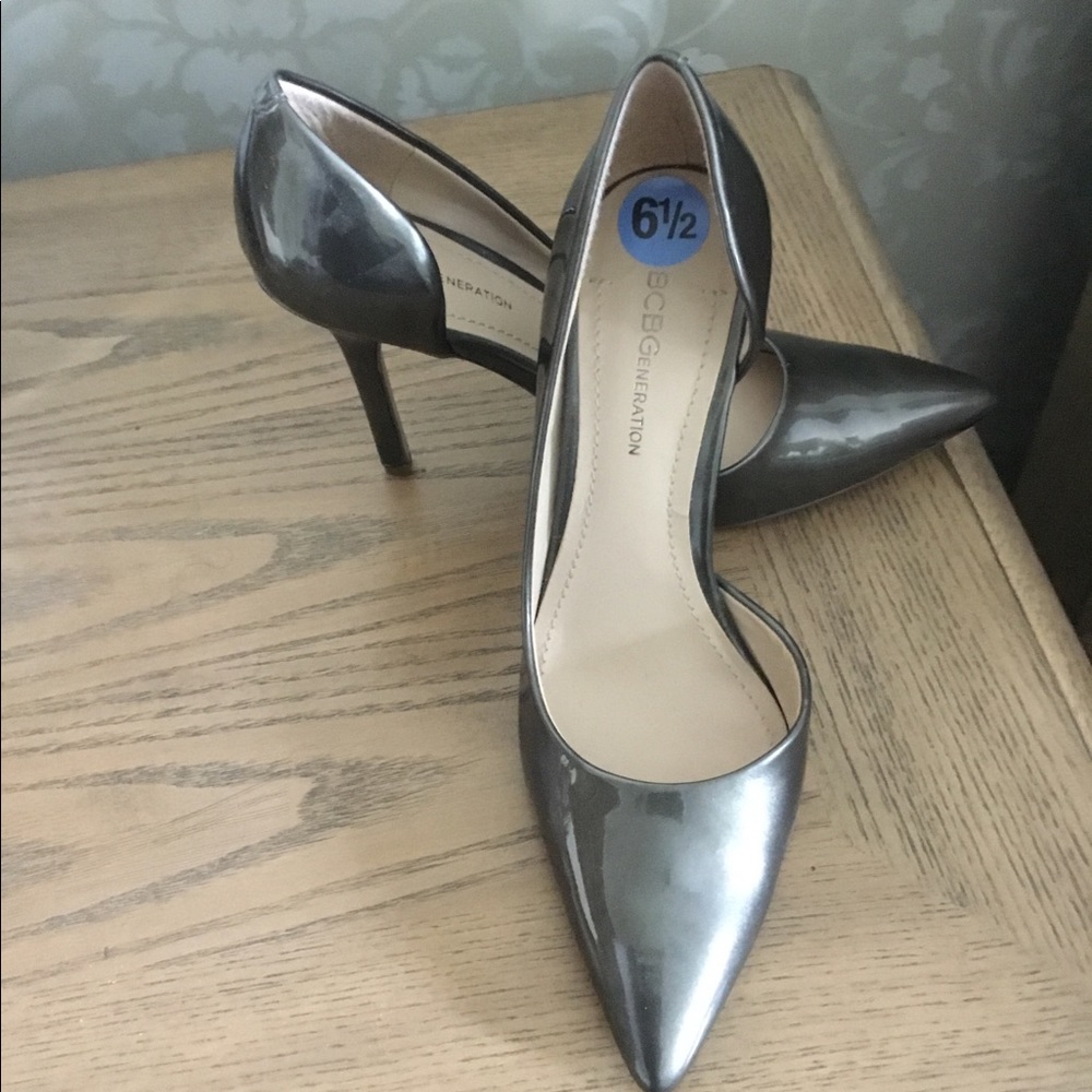 BCBG - Metallic Pumps